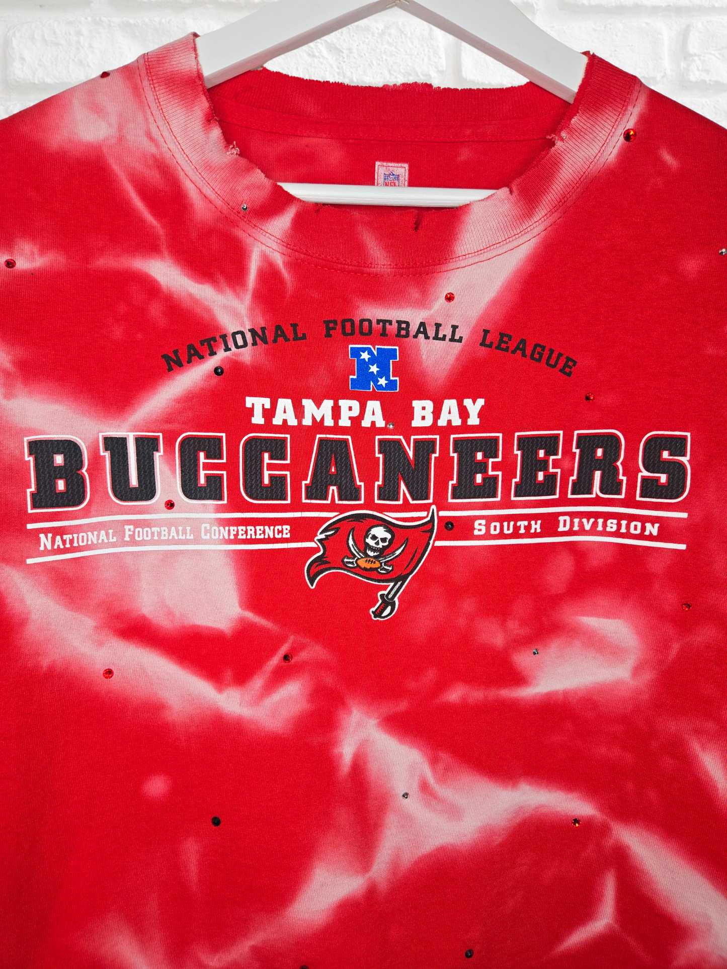 Tampa Bay Buccaneers Crop Tee