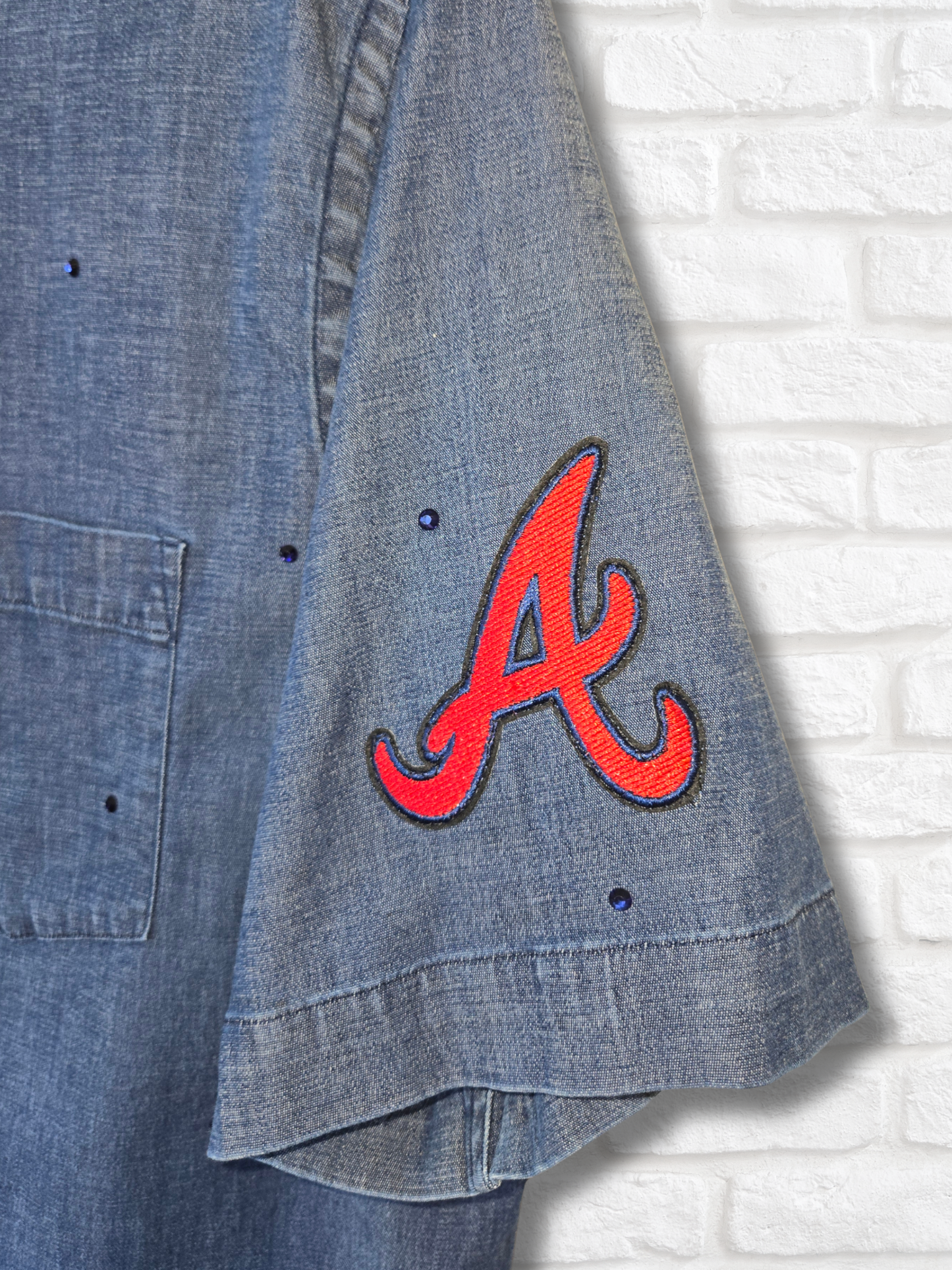 Atlanta Braves Crop Button-up - Large