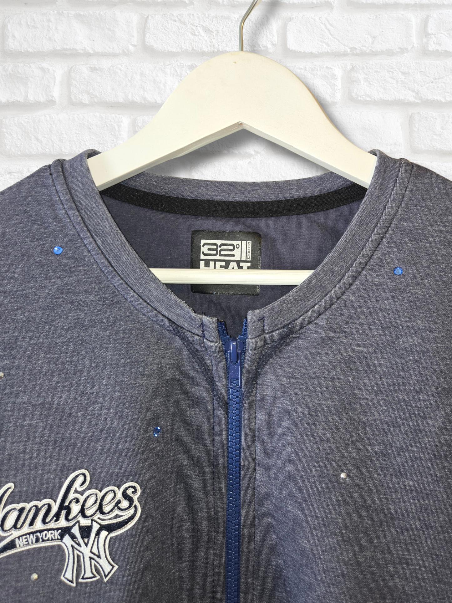 New York Yankees Crop Zip-Up Sweatshirt - Large/XL