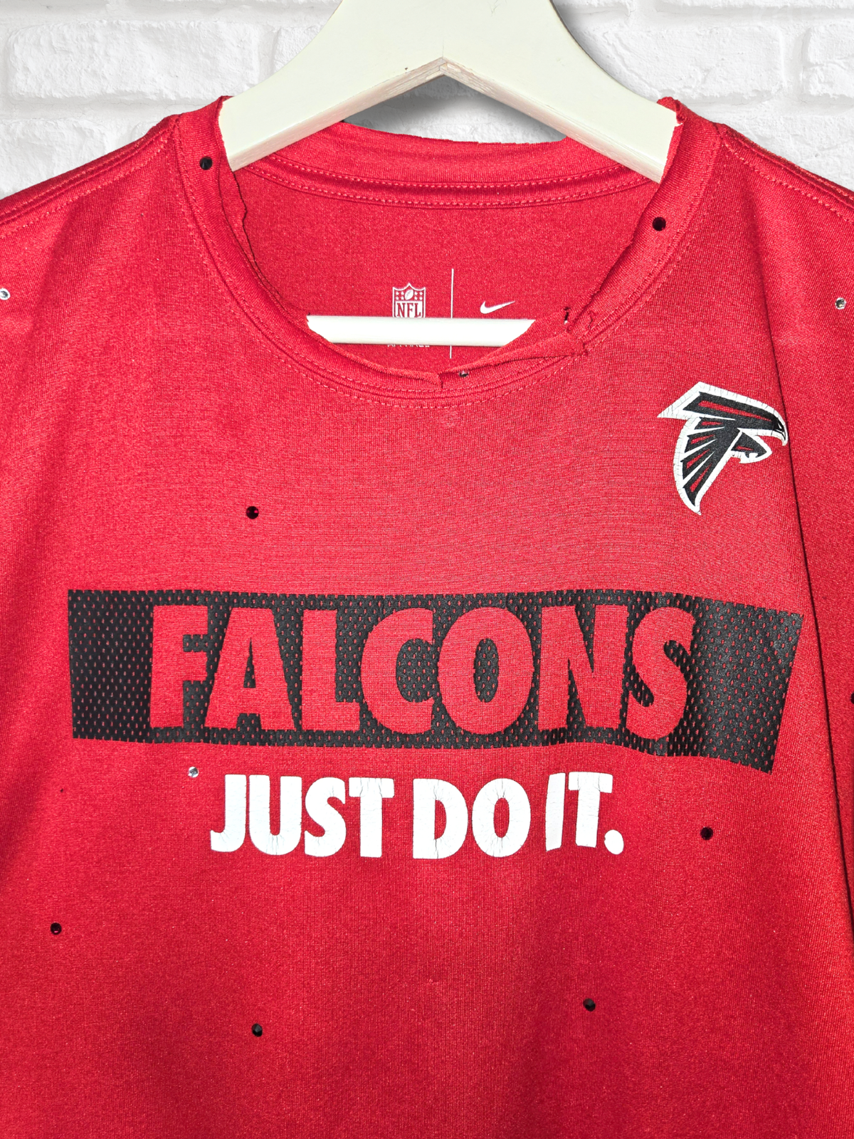 Atlanta Falcons Crop Top - Large