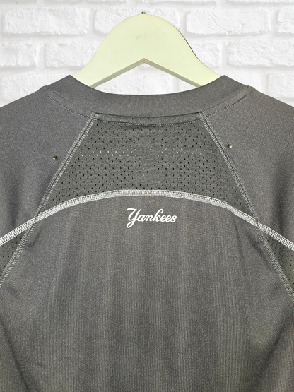 New York Yankees Ruffle Crop Top - Small
