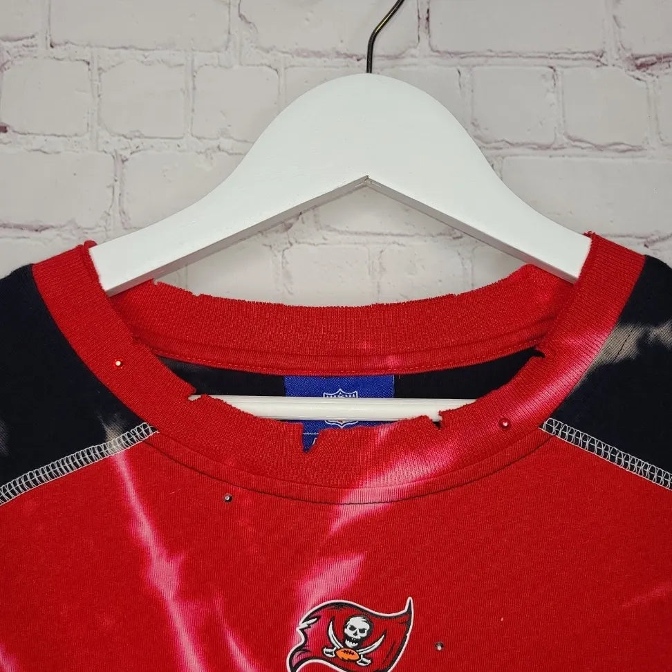 Tampa Bay Buccaneers Crop Tee